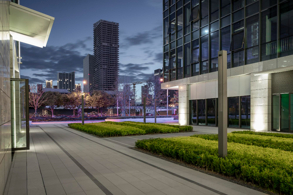modern-business-office-building-night